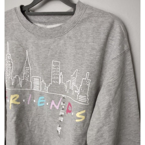 Friends Cropped Sweatshirt Womens Medium Kohls Gray - Picture 3 of 6